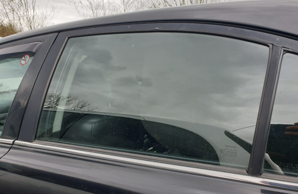 Toyota Avensis T Spirit D4D Door window glass passenger side rear